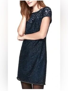 LOFT navy black lace shift dress short sleeves crew necka tie back closure 10P